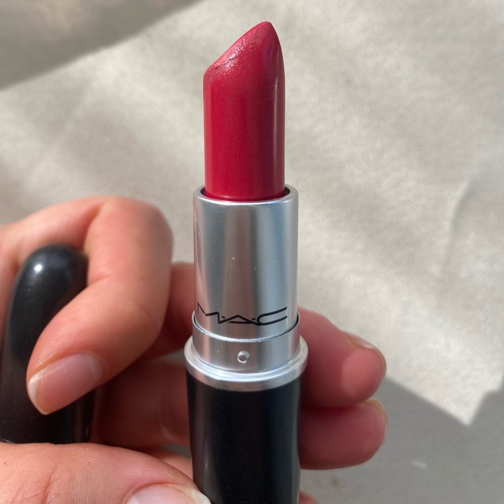 MAC red lipstick